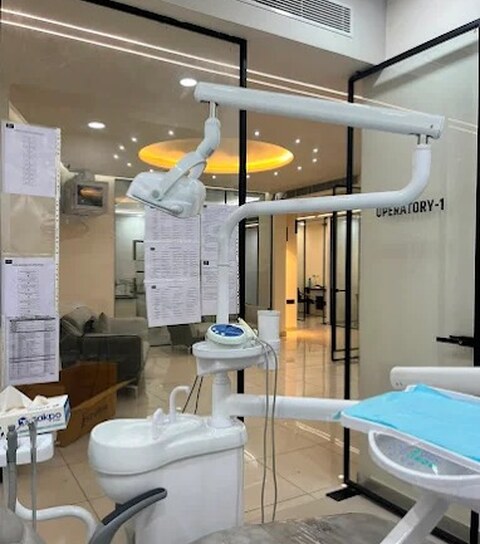 A second fully equipped treatment room at Magical 32